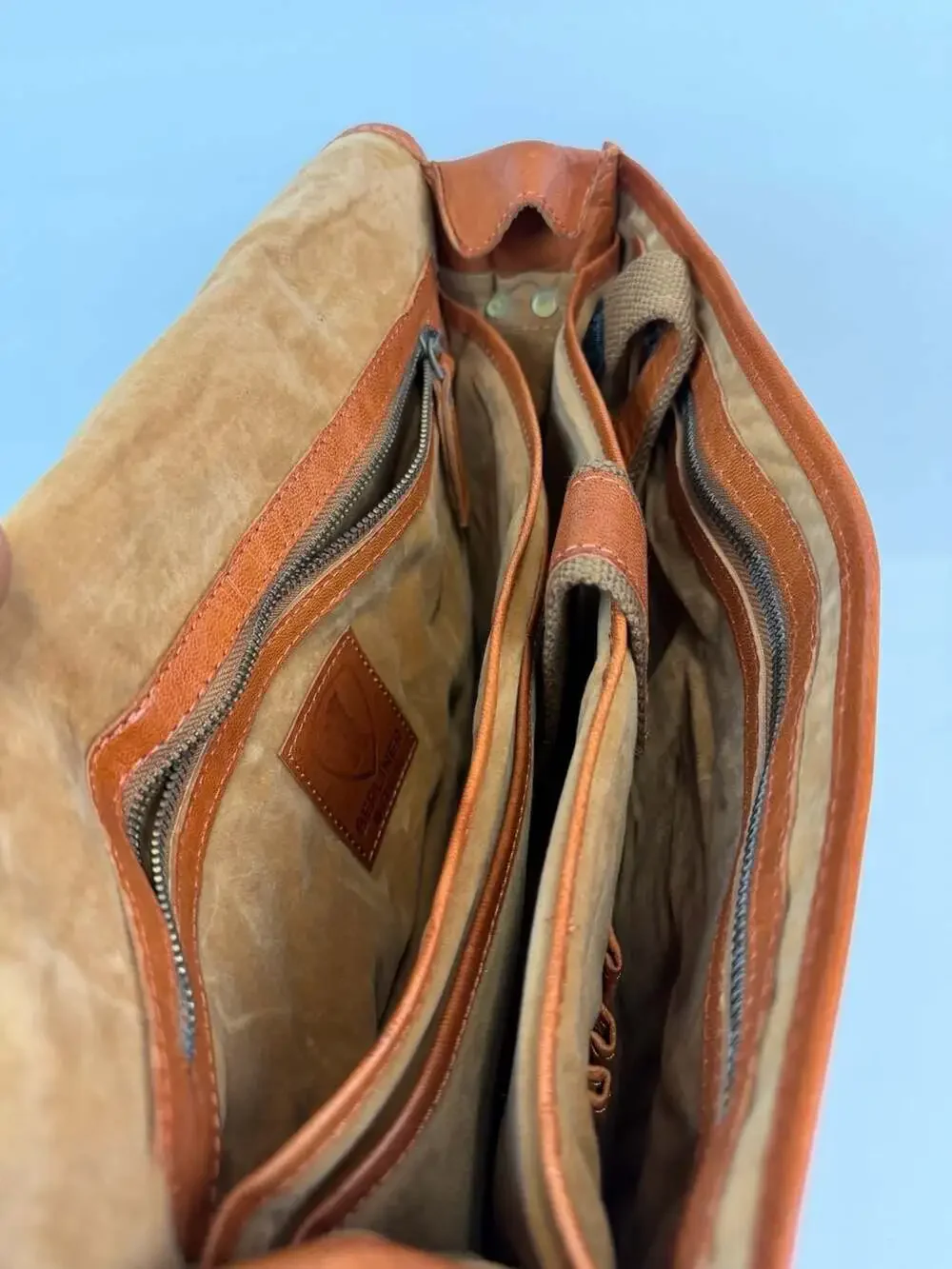 Berliner Bags Vintage Style Leather Messenger Bag Adjustable Shoulder Strap
